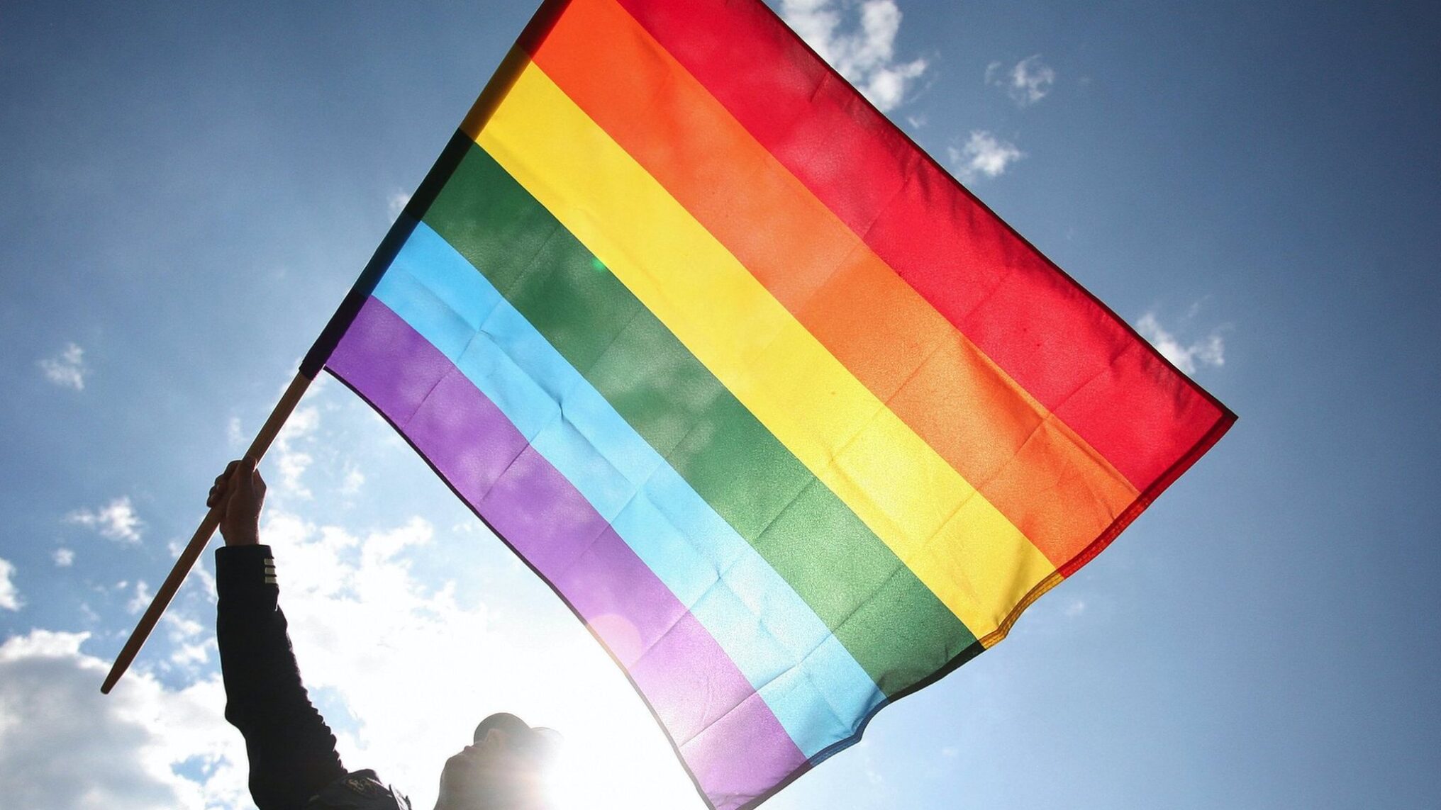 الفرق بين ألوان قوس قزح وعلم المثليين