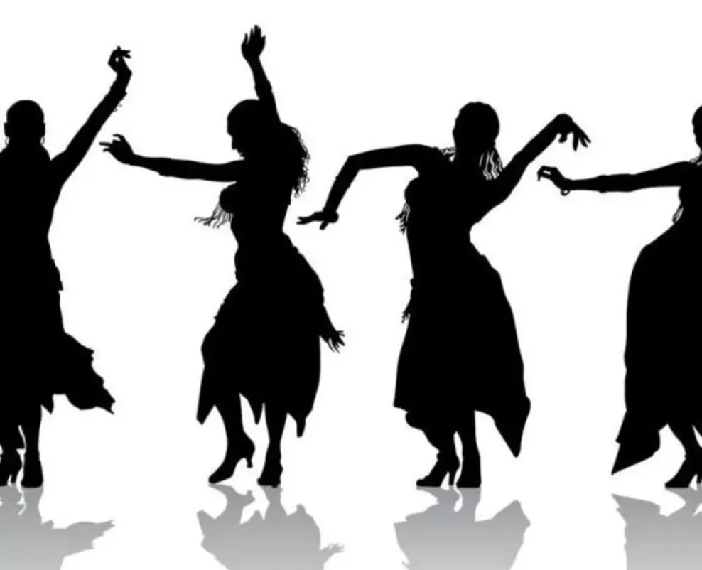 تفسير حلم الرقص في المنام للعزباء بدون موسيقى