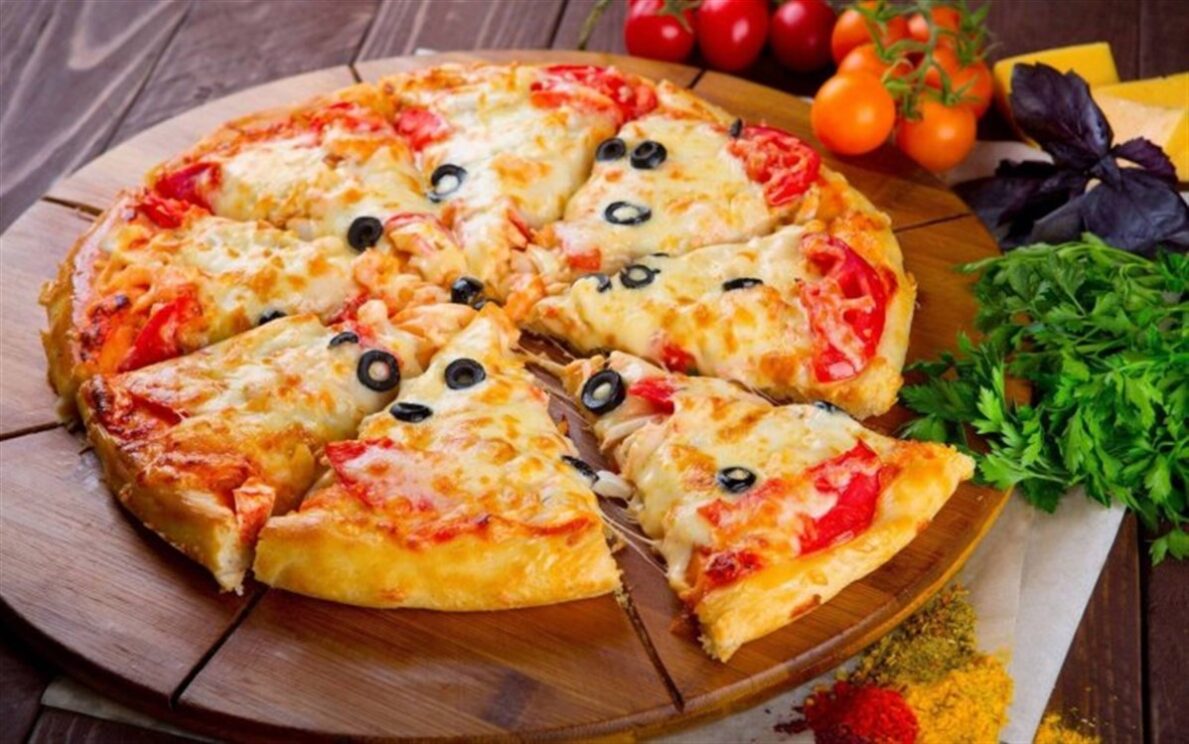هل البيتزا تزيد الوزن، وكم السعرات الحرارية للبيتزا
