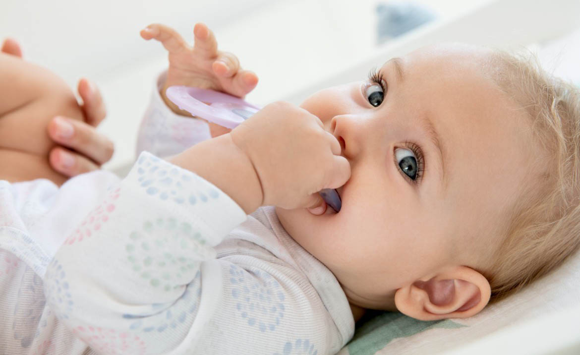 زحير الطفل الرضيع أسبابه وأعراضه